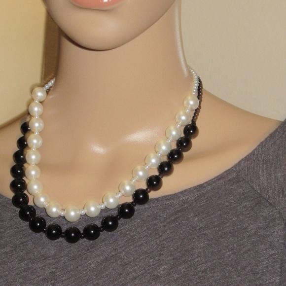 Classic Black with Pearl Necklace - Picture 2 of 2